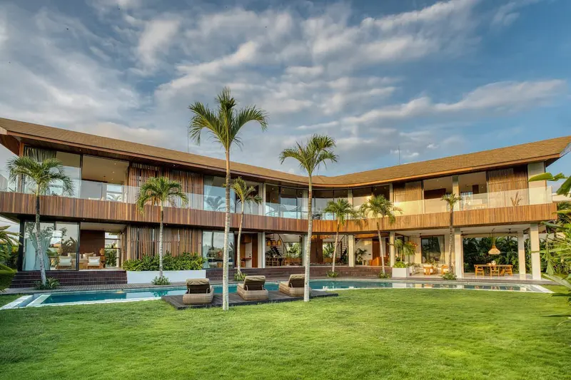 5-Bedroom Villa