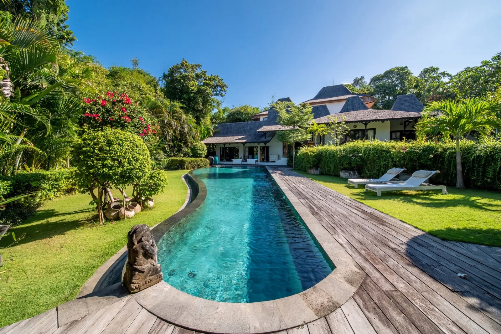 6-Bedroom Villa, photo 1